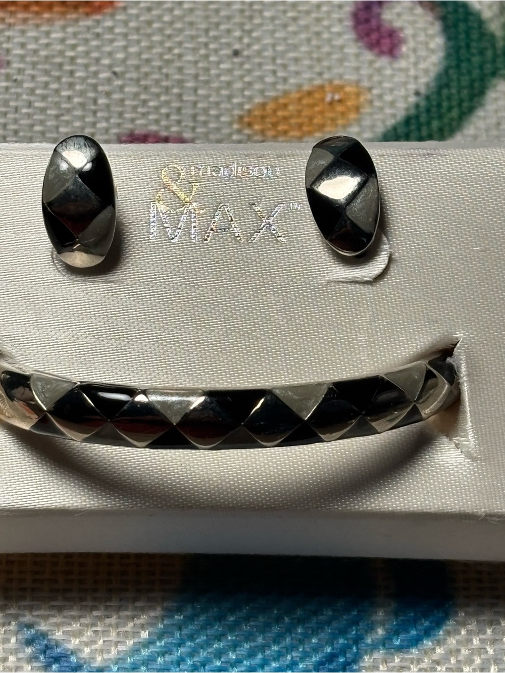 Madison & MAX Silver Faceted Bracelet and Stud Earrings Set